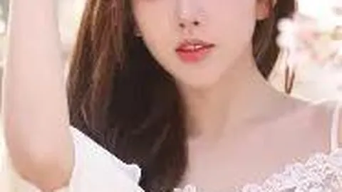 丁真分享录音瞬间，发布新歌片段，传递快乐旋律